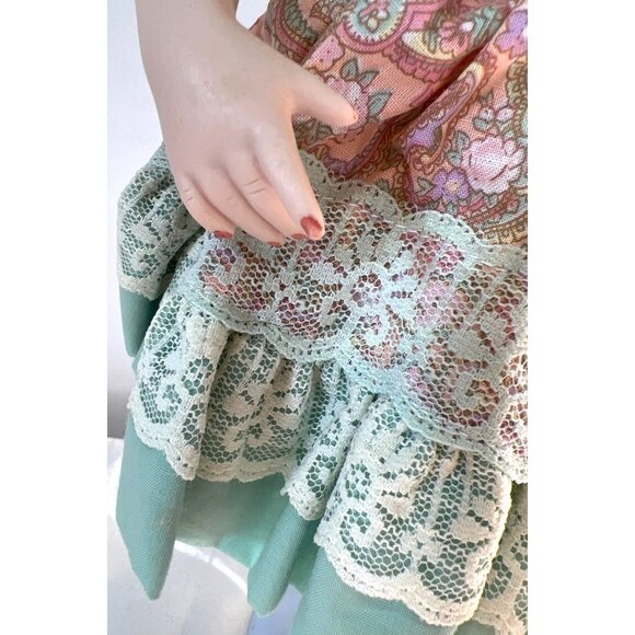 Sarah at the Fair Porcelain Doll Treasury Collection Paradise Galleries 14", Sta - Picture 4 of 11